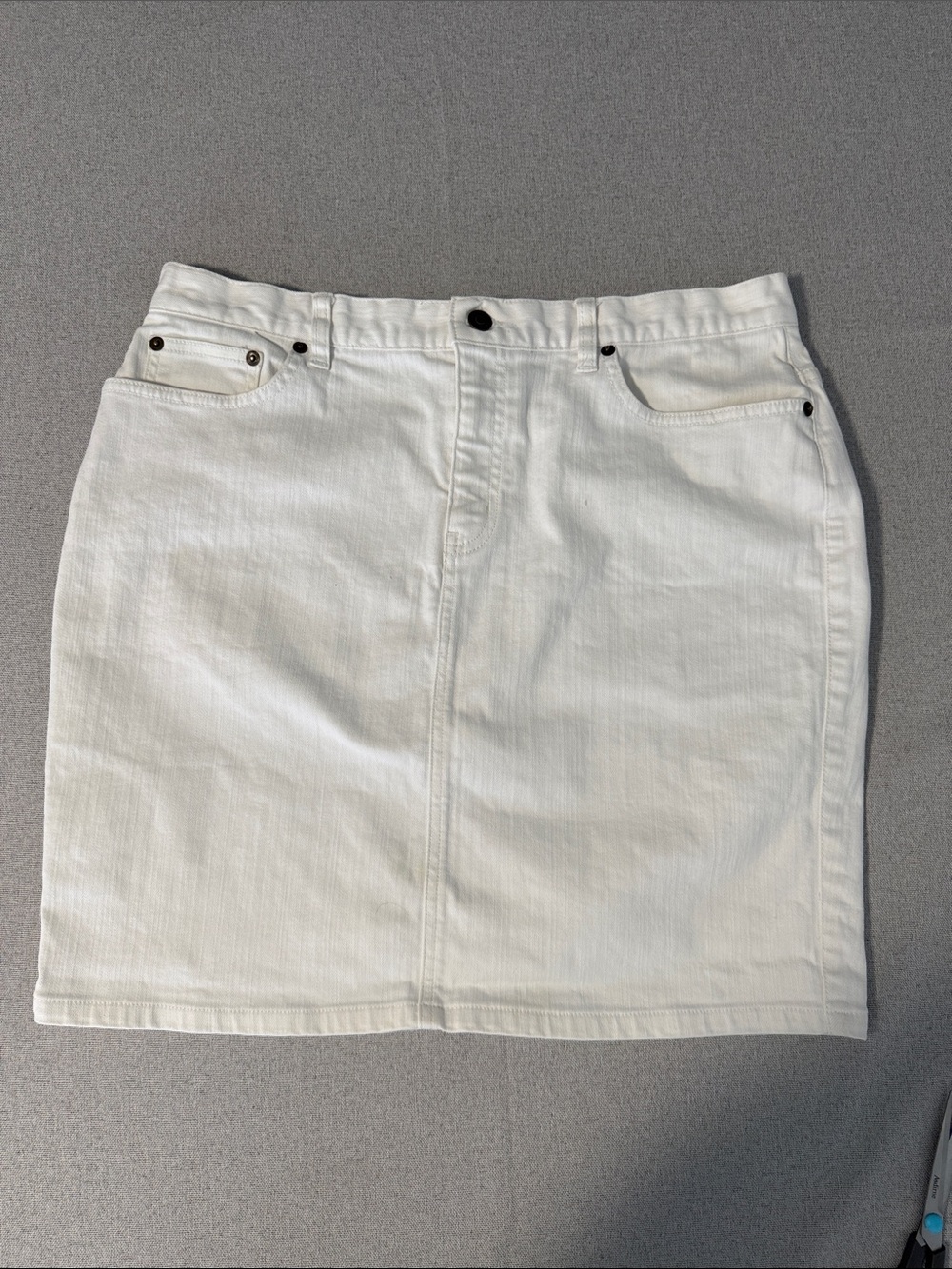 Ralph Lauren White Denim Mini Skirt Size 10. - Picture 11 of 12